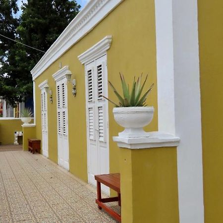 Historic Building The Palm Backyard Studio-Apartment Willemstad, Curacao Feel Home Away From Home المظهر الخارجي الصورة
