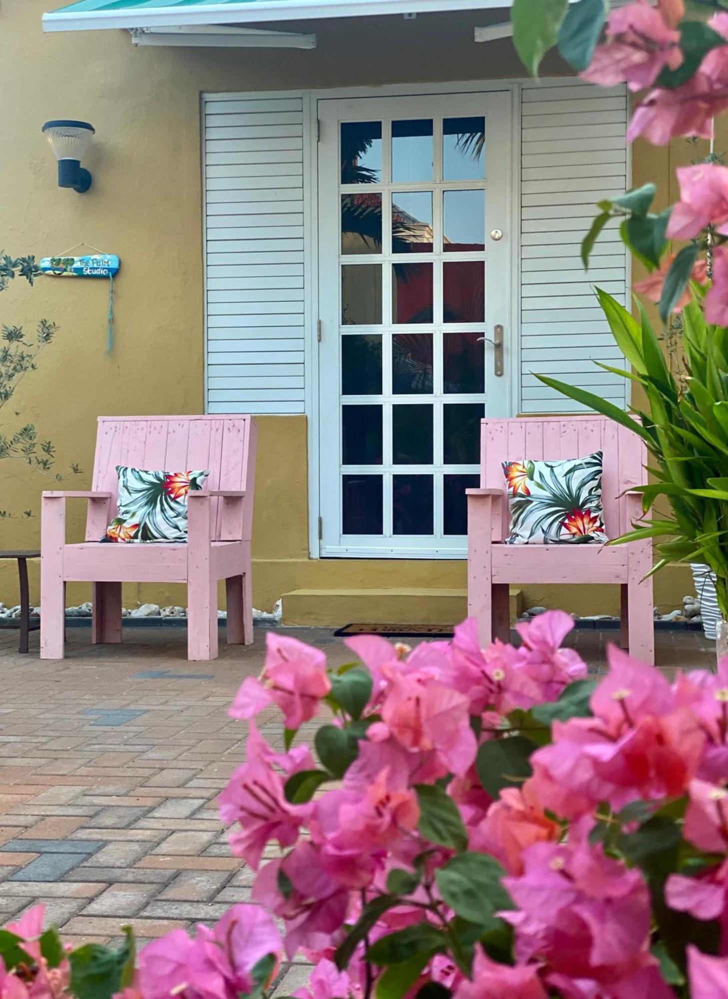 Historic Building The Palm Backyard Studio-Apartment Willemstad, Curacao Feel Home Away From Home المظهر الخارجي الصورة